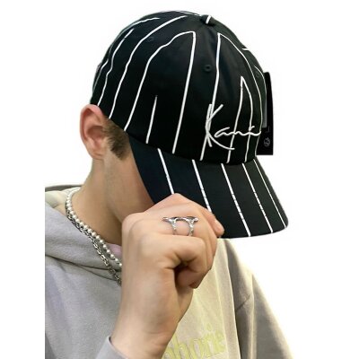 Karl Kani Cap Signature Pinstripe schwarz/weiß