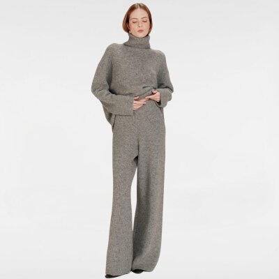 Grace and Mila Strickhose Taxton Gris